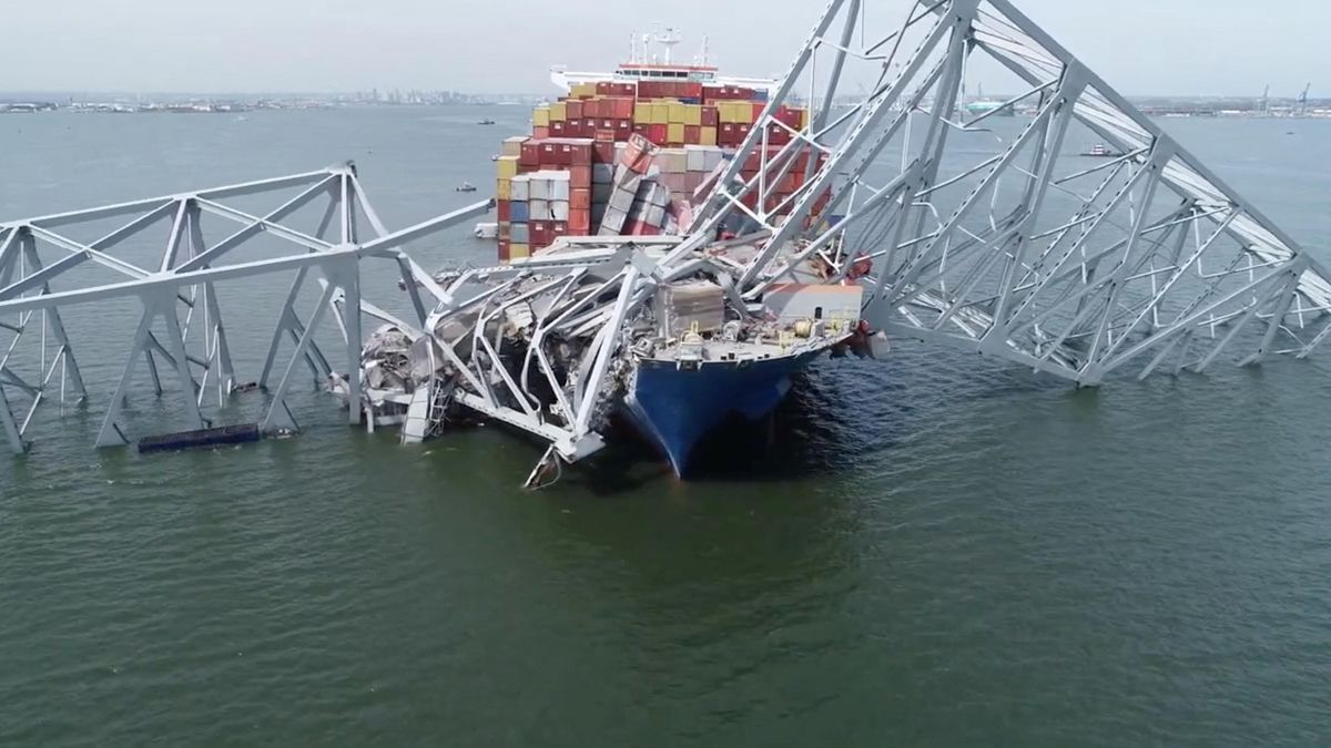 Zřícený most v Baltimoru: Kdo to zaplatí?